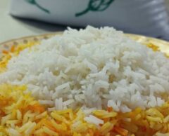 کشاورز می‌کارد، دلال می‌برد، مردم نمی‌خورند